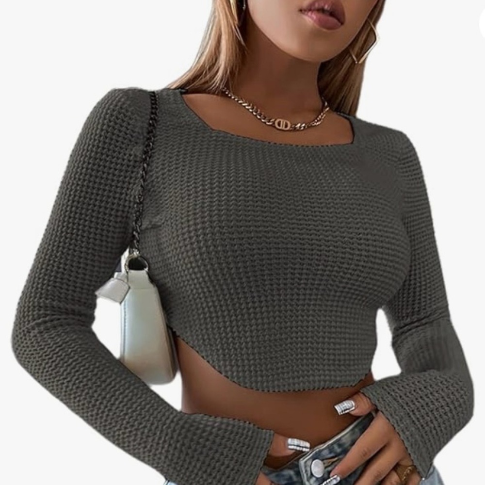 Hilinker Women's Large Crew Neck Asymmetrical Hem Long Sleeve Crop Top Knit